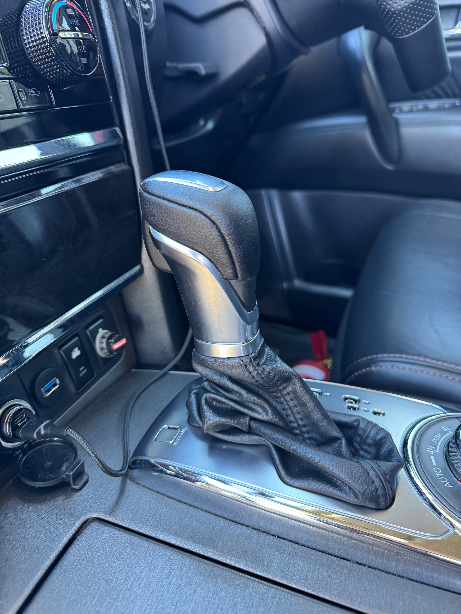 Nissan Y62 Shift Knob Black & Silver 2013-2024